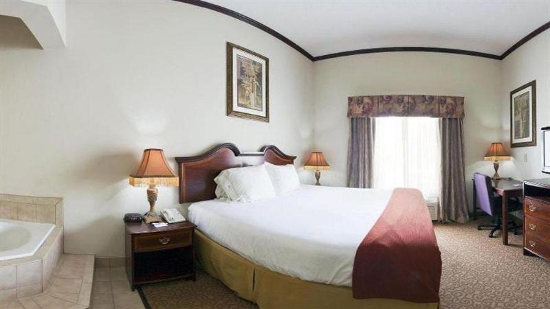 Holiday Inn Express & Suites - Commerce By Ihg Eksteriør billede