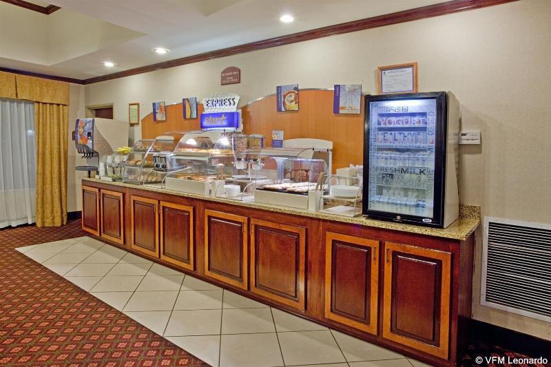 Holiday Inn Express & Suites - Commerce By Ihg Eksteriør billede