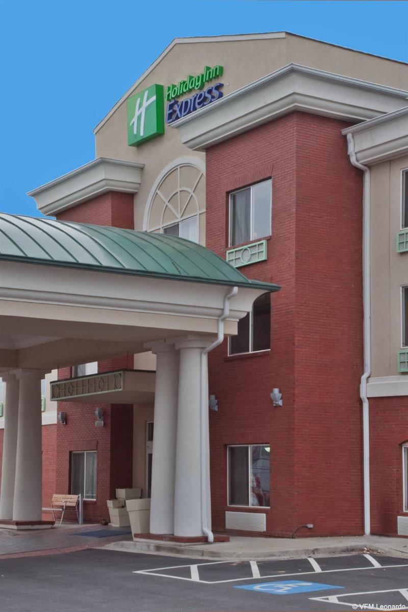 Holiday Inn Express & Suites - Commerce By Ihg Eksteriør billede