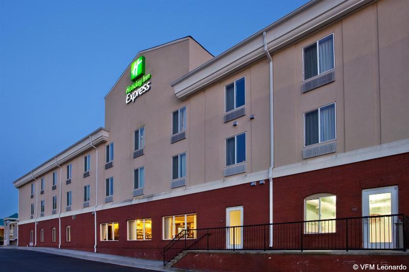 Holiday Inn Express & Suites - Commerce By Ihg Eksteriør billede